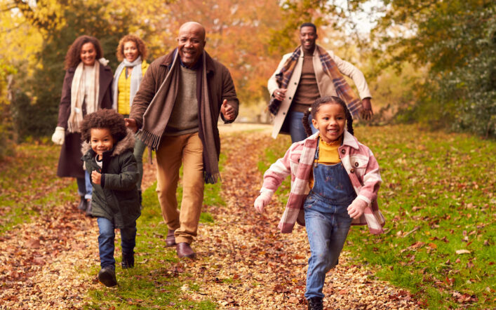 10 Outdoor Fall Activities for Grandparents and Grandkids to Enjoy Together